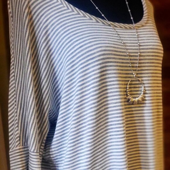 Cable & Gauge Tops - Cable & Gauge Striped Tunic Knit Top - Size M